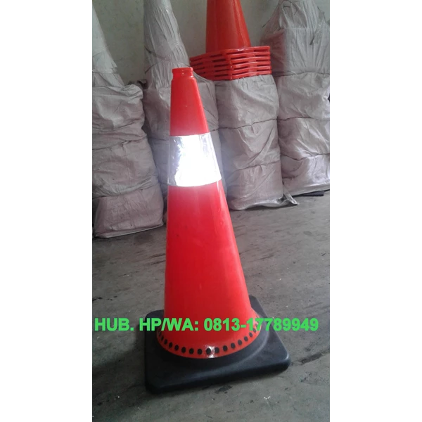 Traffic cone plastic or rubber material traffic cone